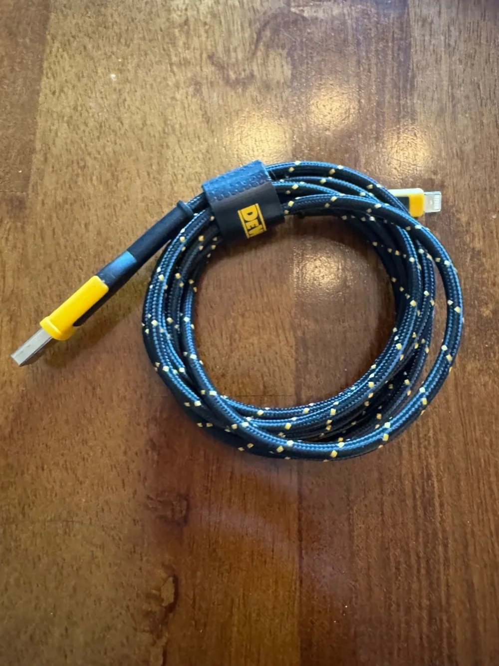 DeWalt Charging Cable Lightning to USB Cable 6 Ft